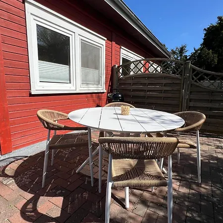 Ferienwohnung-in-strandnaehe-schwalbennest-2 *